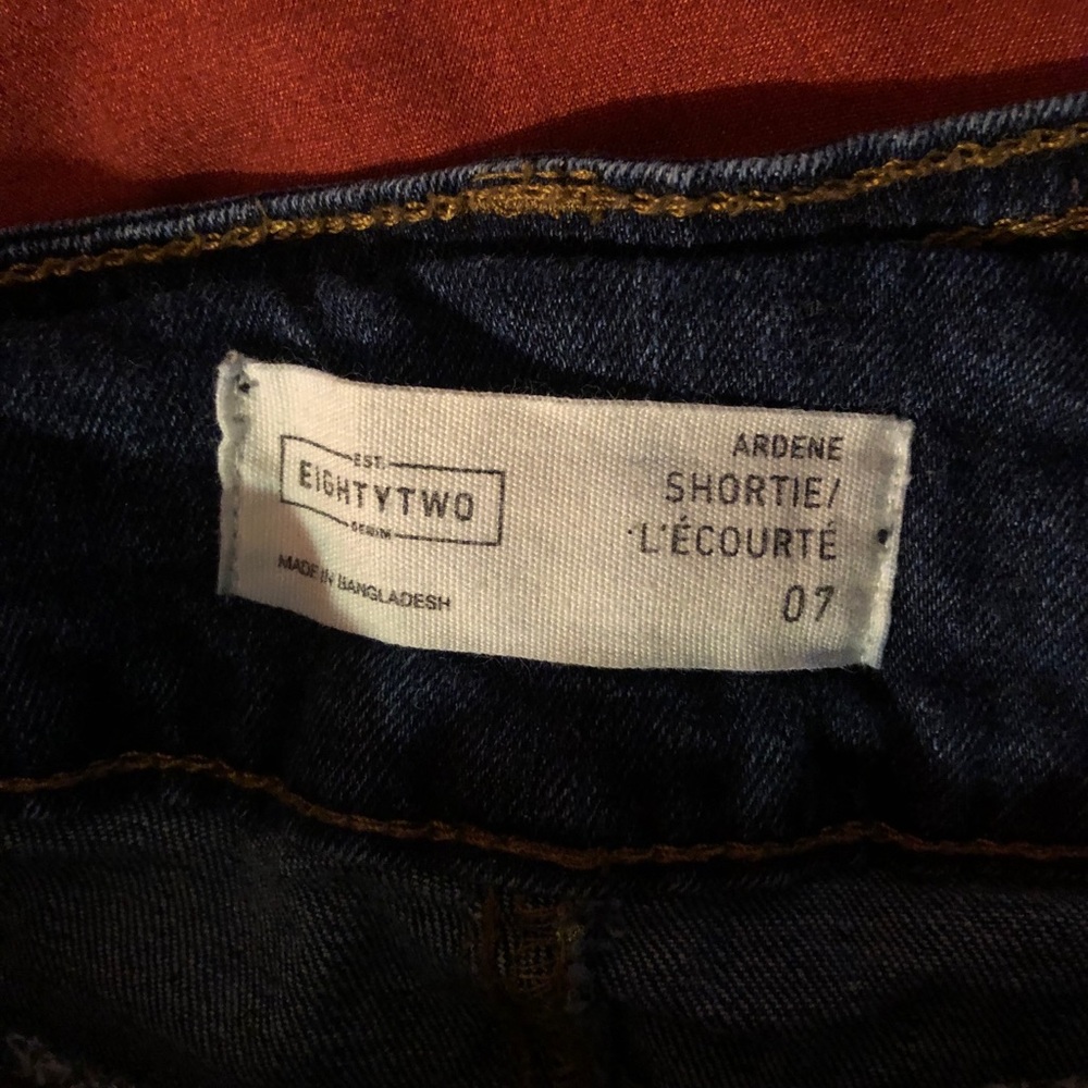 Shorts - Picture 2 of 3